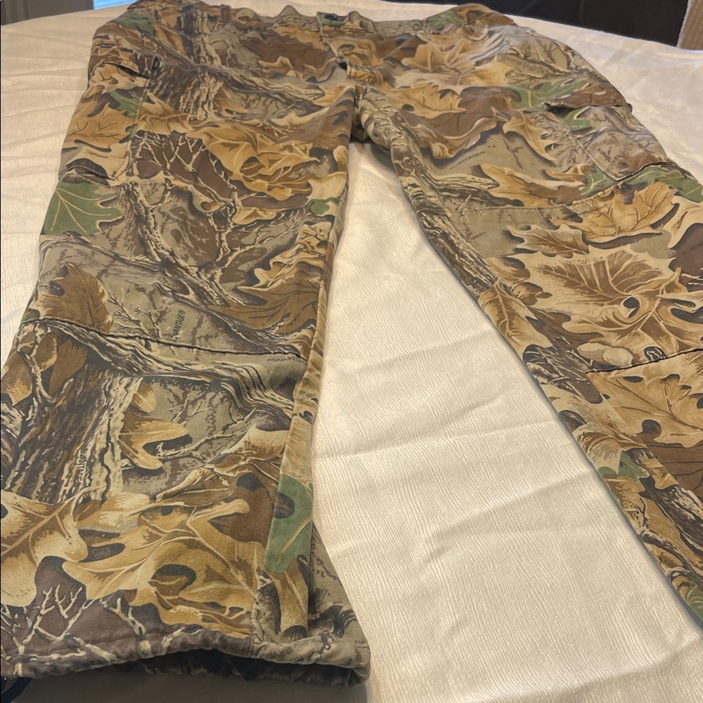 Men's Camouflage Cargo Pants in Brown Camo